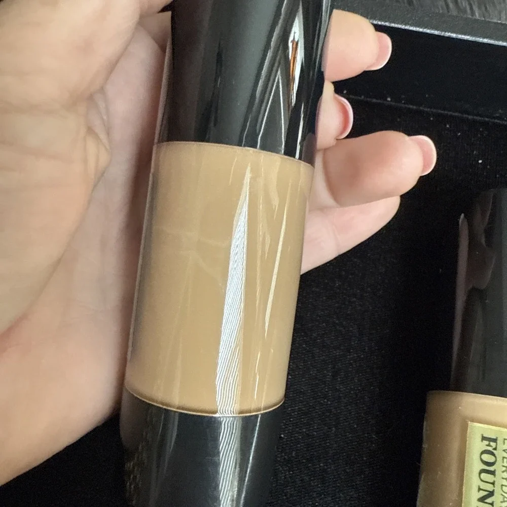 Foundation Baroque Royal  Lot (2) 1oz Ea.  SPF‎  15 And. E. 4228. Color 18